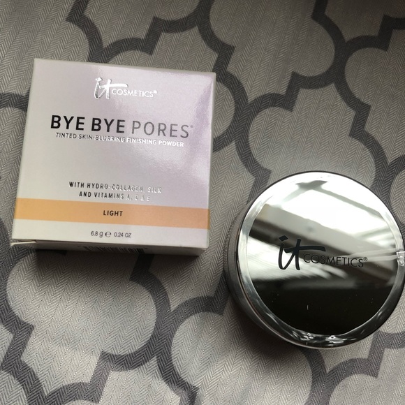 IT COSMETICS Bye Bye pores finishing powder -LIGHT - Picture 1 of 4